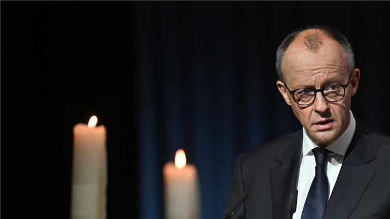 Der Kanzler kam zum Gedenken nach Magdeburg.