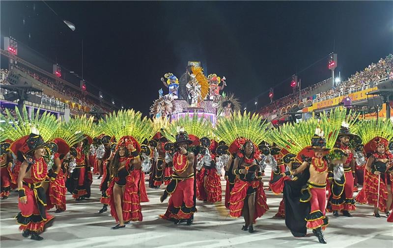 Spektakel am Zuckerhut: Karnevalsumzüge im Sambodrom in Rio Der Karneval von Rio ist die größte Party der Welt, die Stadtverwaltung erwartet insgesamt sieben Millionen Menschen in der Stadt.