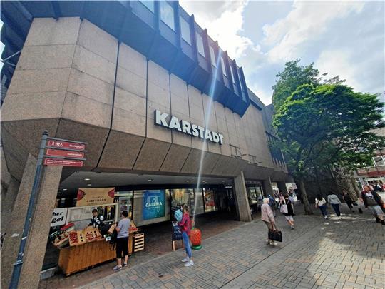 Der Karstadt-Konzern befindet sich erneut in finanziellen Schwierigkeiten und hat nun Filialschließungen und Entlassungen angekündigt. Ist auch der Standort Goslar bedroht? Archivfoto: Sowa