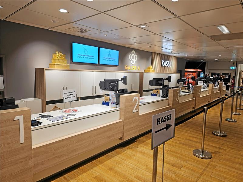 Karstadt-Umbau beendet: Neues Kapitel startet Der Kassenbereich wurde verlegt und neu gestaltet. Foto: Sowa