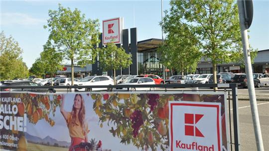 Der Kaufland ist da, die Kunden strömen wie erwartet: In der Baßgeige-West füllt er die frühere Rolle des Marktkaufes aus.