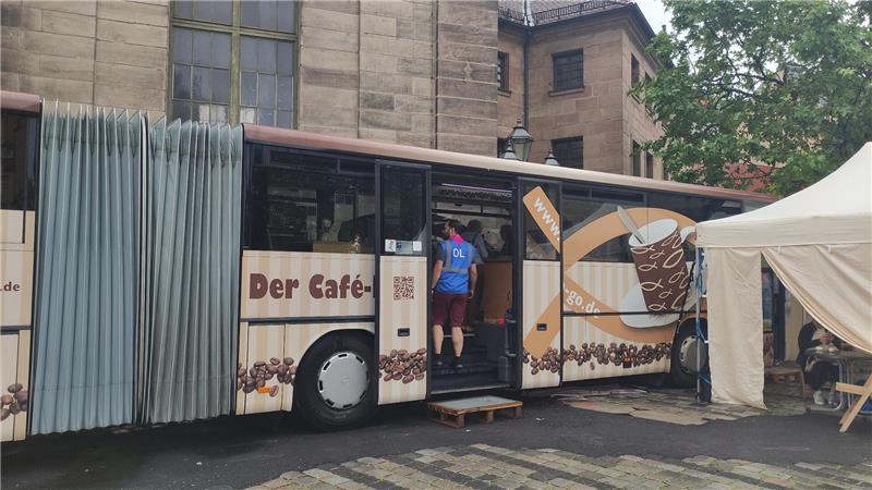 Der Kirchen-Café-Bus wird auch in Hannover Station machen.