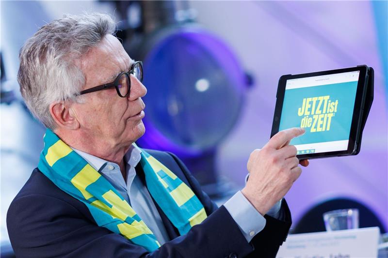 Kirchentagspräsident de Maizière kritisiert junge Generation Der Kirchentagspräsident Thomas de Maizière ärgert sich über die Spaltung im Arbeitsleben.