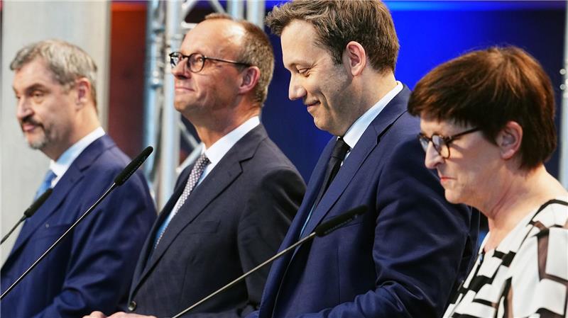 Union und SPD machen Weg für gemeinsame Regierung frei Der Koalitionsvertrag steht - Union und SPD wollen eine handlungsstarke Regierung bilden.