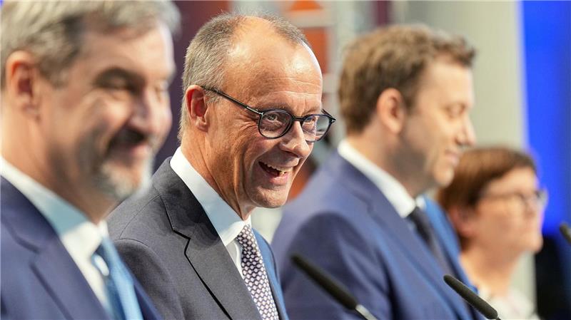 Das neue Kabinett nimmt Konturen an Der Koalitionsvertrag steht - doch die Namen für die Ministerposten sind noch nicht bekannt.