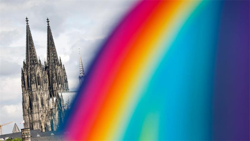 CSD in Köln: Warum „Flirty Flamingo“ auf die Straße geht Der Kölner CSD gilt als einer der größten Europas.