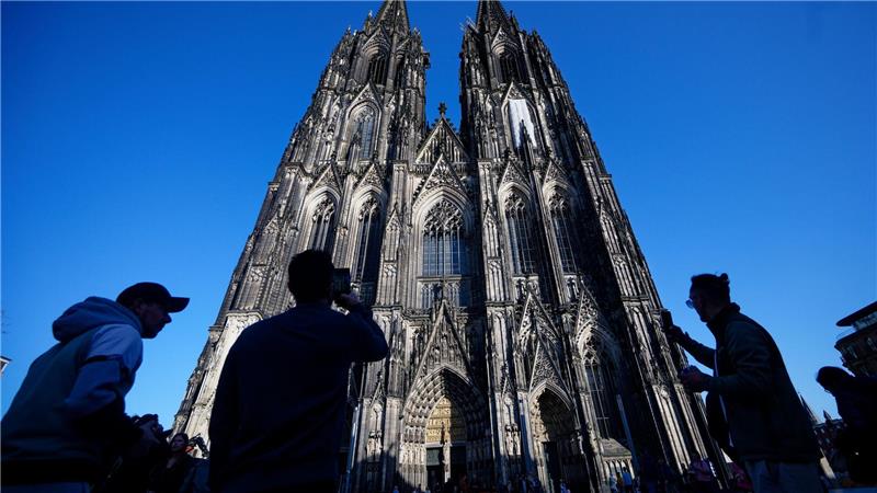 Der Kölner Dom soll künftig Eintritt kosten. (Archivbild)