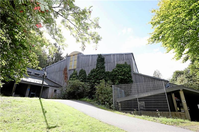 Clausthal-Zellerfeld: Kreistag stimmt Sanierung der Sporthalle zu Der Kreistag beschließt einstimmig die Sanierung der Dreifach-Sporthalle in Clausthal-Zellerfeld – wenn der Bund Fördergeld bewilligt. Foto: Neuendorf