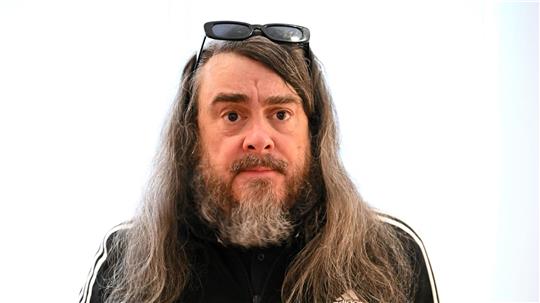 Der Künstler Jonathan Meese trauert um seiner Mutter. (Archivbild)