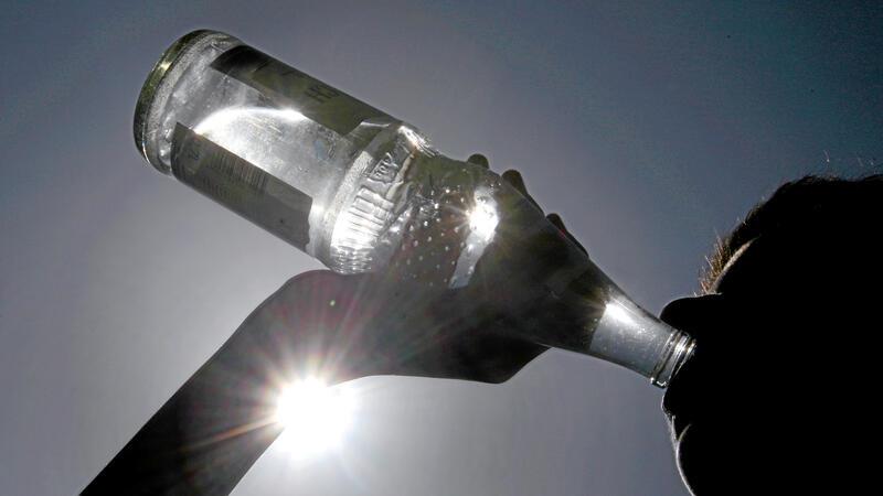 Ratschlag: Alte und Kranke sollen ausreichend trinken Der Landkreis Goslar rät angesichts der Hitzewarnung für Donnerstag ausreichend zu trinken. Foto:dpa