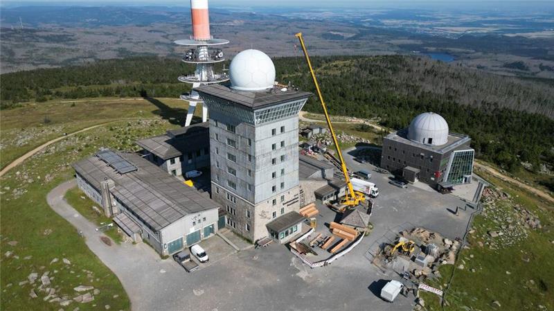 Der Landkreis Harz plant, die Brockenkuppe von einem Bankenkonsortium zurückzukaufen. (Archivbild)