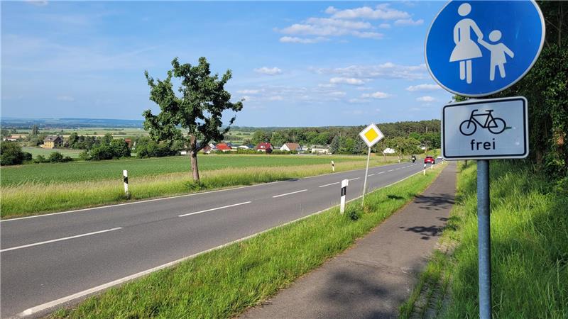 Der Landkreis hat den Radweg hinunter nach Westerode erneuert. 
