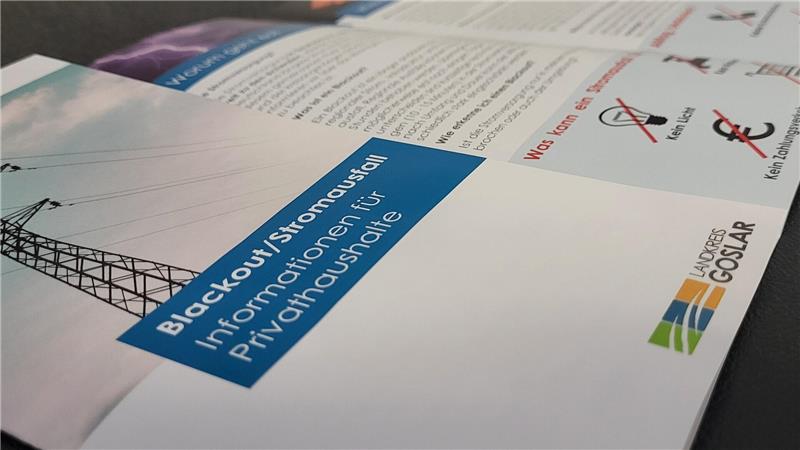 Behörde veröffentlicht Flyer, obwohl wichtige Fragen offen sind Der Landkreis informiert mit einer kleinen Broschüre über Stromausfälle.