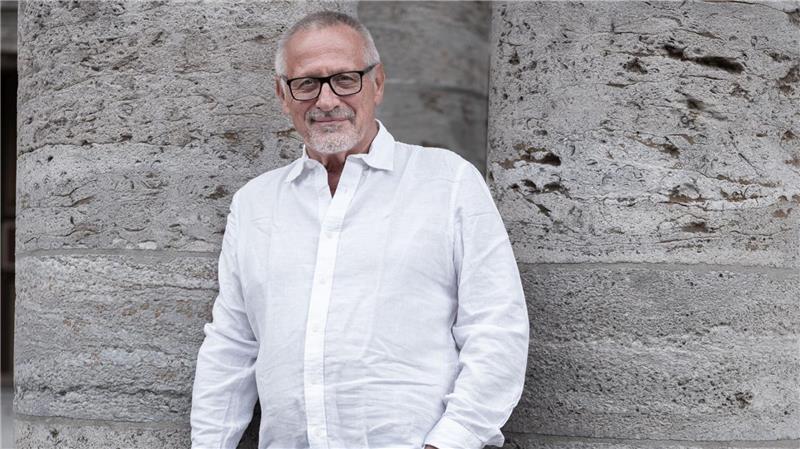 Der Liedermacher Konstantin Wecker spielt mit seinem Programm rund 70 Konzerte in diesem Jahr.