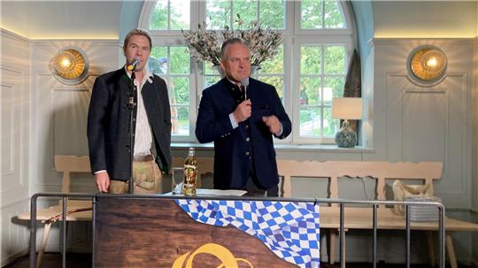 Der Liedermacher Oimara alias Beni Hafner und Wiesn-Chef Christian Scharpf (SPD) freuen sich auf die Wiesn. 
