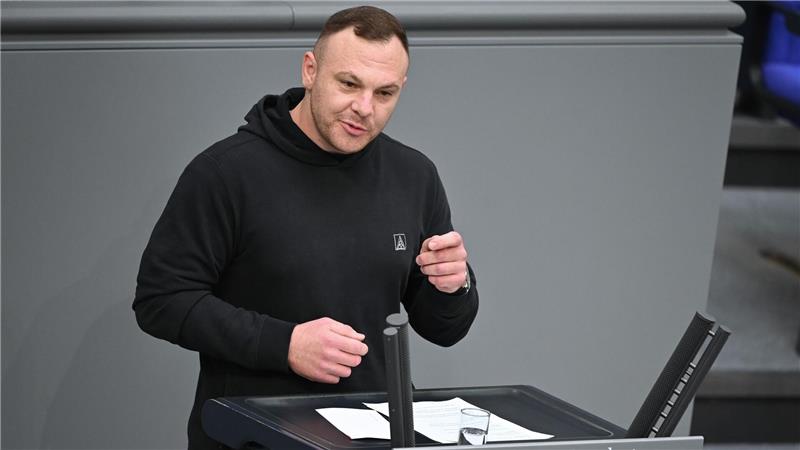 Der Linke-Politiker Cem Ince verlangt eine Erhöhung des Mindestlohns. (Archivfoto)