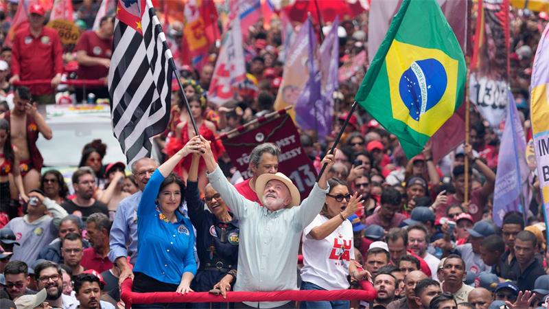 Der Linkspolitiker Lula wurde zum Sieger der Präsidentenwahl erklärt.