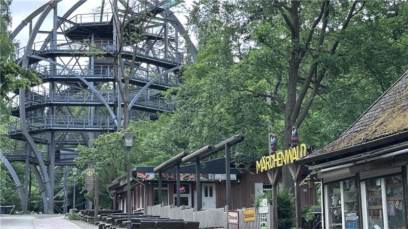 Der Märchenwald im Schatten des Baumwipfelpfades hat einen neuen Eigentümer, der am Dienstag seine Ideen im Stadtplanungsausschuss vorstellen wird.