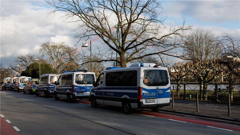 Der Main liegt nicht weit von der Schule entfernt. 