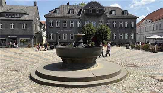 Der Marktbrunnen ist ab sofort wieder gut sichtbar.
