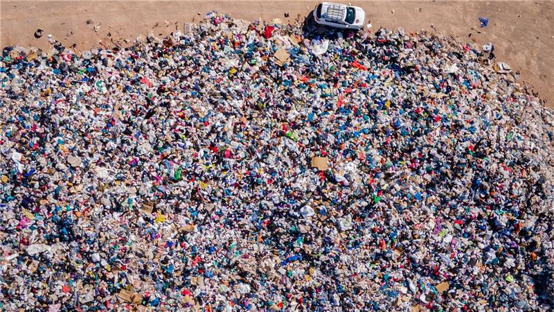 Der Materialwert der globalen Kleiderabfälle liegt laut BCG bei geschätzten 150 Milliarden US-Dollar jährlich. (Archivbild)