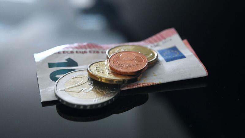 15 Euro? Der Mindestlohn könnte steigen Der Mindestlohn soll steigen. (Archivbild)
