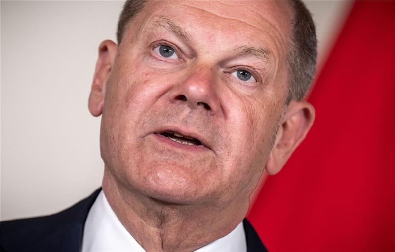 Scholz fordert Erhöhung des Mindestlohns auf 15 Euro Der Mindestlohn wurde 2022 auf 12 Euro angehoben - ein zentrales Wahlversprechen von Scholz vor der vergangenen Bundestagswahl.