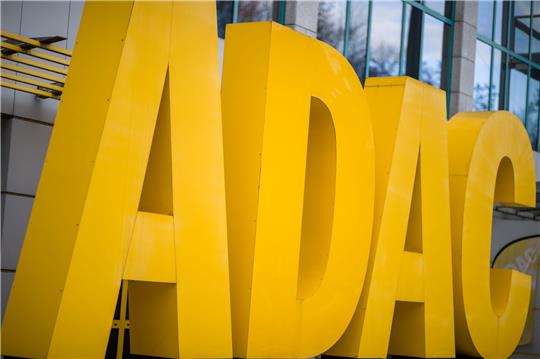 Der Mitgliederzuwachs sei auch eine Bestätigung für den Ausbau der Angebote und Leistungen, sagt ADAC-Vorstand Dieter Nirschl.