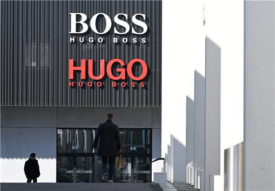 Der Modehändler Hugo Boss hat im vergangenen Jahr einen Umsatzrekord verbucht.