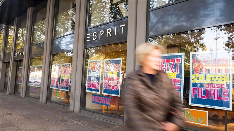 Der Modekonzern Esprit hat im Januar 2025 seine letzten Filialen in Deutschland geschlossen.