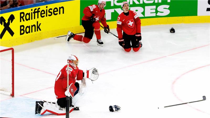 Finalfluch hält an: Schweiz nur „Weltmeister der Herzen“ Der Moment nach dem Gegentor: Torhüter Leonardo Genoni und sein Team haben erneut ein WM-Finale verloren.