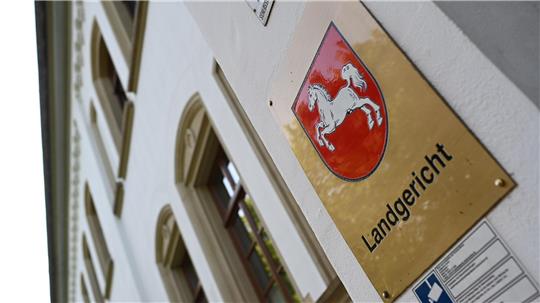 Der Mordprozess gegen den 34-Jährigen soll vor dem Landgericht Aurich verhandelt werden. (Symbolbild)