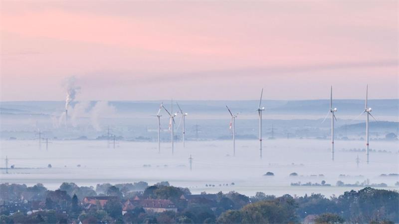 Der Morgen gestaltet sich in Niedersachsen und Bremen noch freundlich, dann ziehen Regenwolken über den Nordwesten. (Symbolbild)