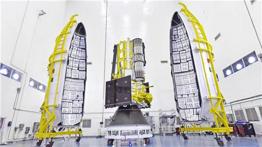 Der NISAR-Satellit im indischen Weltraumbahnhof Satish Dhawan Space Center. (Foto Archiv)