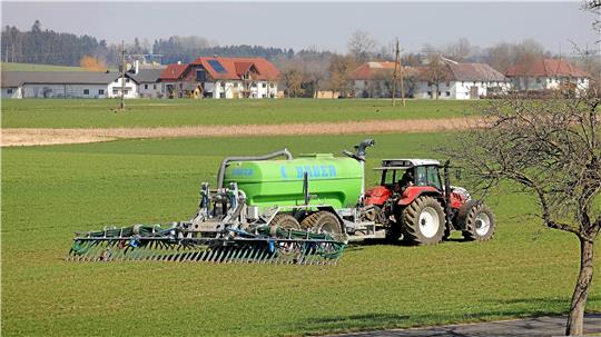 Der Nährstoffeintrag der Landwirte in die Böden wird von der Landwirtschaftskammer Niedersachsen überwacht. Zu Pandemiezeiten erfolgte die Überwachung vor allem im Innendienst. Symbolfoto: Pixabay