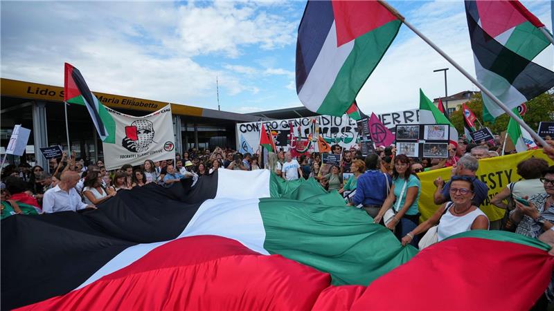 Propalästinensischer Protest am Rande des Filmfests Venedig Der Nahost-Konflikt ist am Rande immer wieder Thema beim Filmfest.