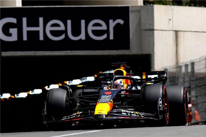 Verstappen wieder Schnellster - Hamilton in der Bande Der Niederländer Max Verstappen war erneut schnellster beim Freien Training.