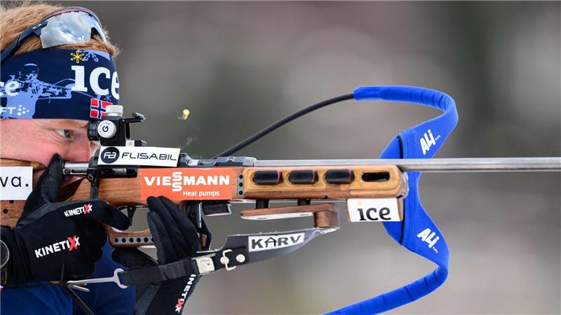 Der Norweger Sivert Guttorm Bakken beim Stehendschießen.