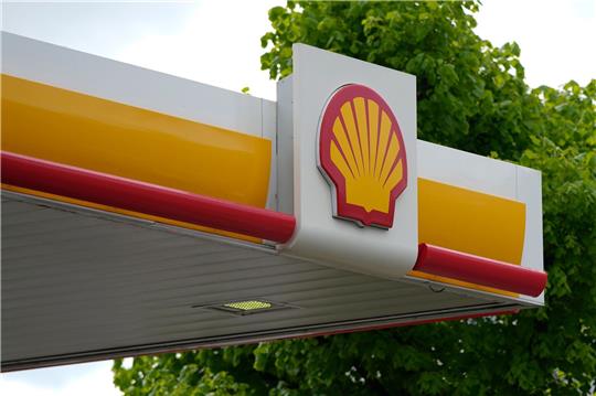 Der Ölkonzern Shell verdient dank der hohen Gas- und Ölpreise weiter glänzend, wenn auch nicht mehr auf dem jüngsten Rekordniveau.