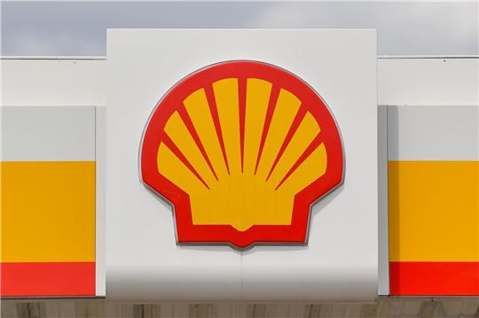 Der Ölriese Shell hat seinen Gewinn innerhalb eines Jahres etwa verdoppelt.