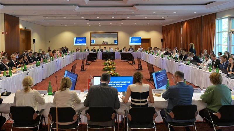 Der Online-Handel und Fake-Shops waren zentrale Themen der Verbraucherschutzminister-Konferenz in Potsdam.