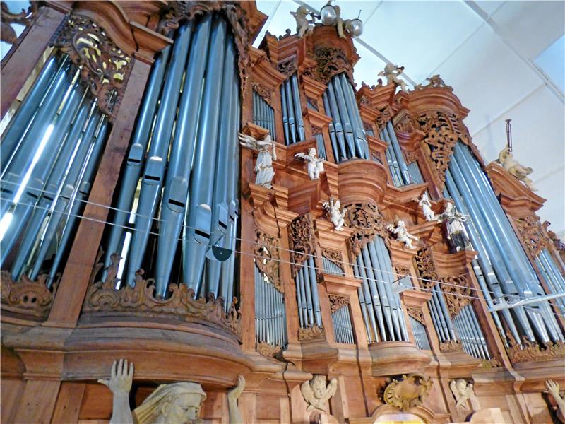 Der Orgelprospekt von 1758 bleibt der Clausthaler Marktkirche zum Heiligen Geist erhalten. Er wird denkmalgerecht restauriert, hinter ihm werden Pfeifenwerk, Mechanik, Wind- und Elektrotechnik erneuert. Die neue Orgel soll im Frühjahr 2022 kommen.