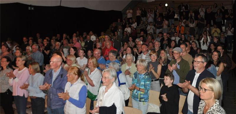 Der Ort ist neu, der Beifall wie immer.