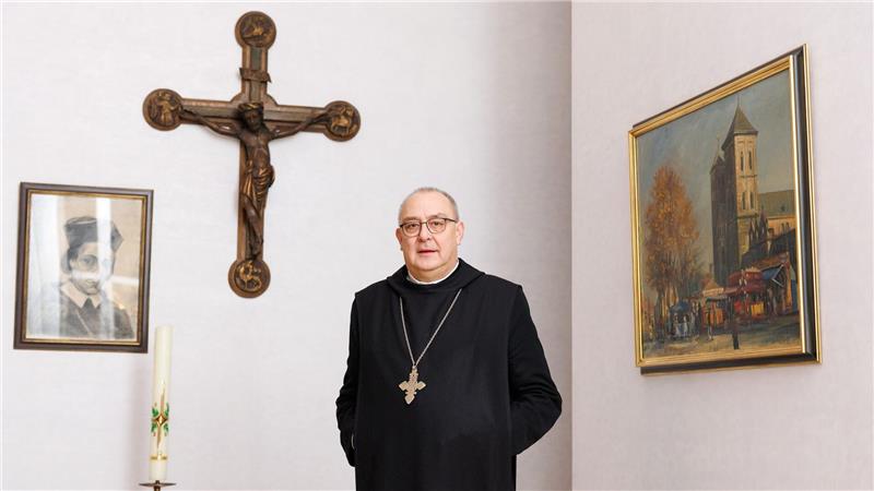 Der Osnabrücker Bischof Dominicus Meier will das Bewusstsein für den Missbrauchs-Skandal wach halten. (Archivbild)