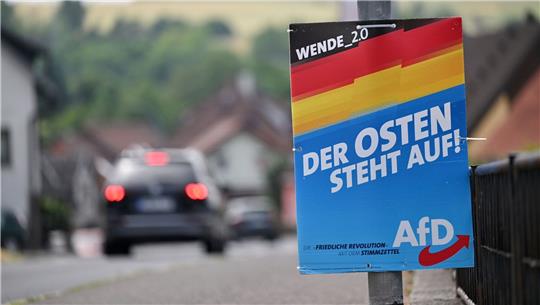 «Der Osten steht auf»: Ein Wahlplakat der AfD.