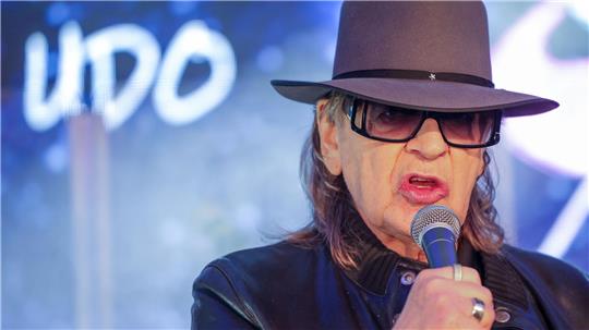 Der Panikrocker Udo Lindenberg wird 80 - und namhafte Künstler haben sich mit je einem seiner Songs auseinandergesetzt. (Archivbild)