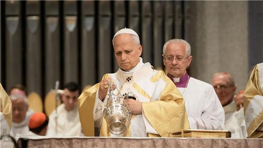 Der Papst bezeichnete die noch unvollendete Kirche als architektonisches Meisterwerk.