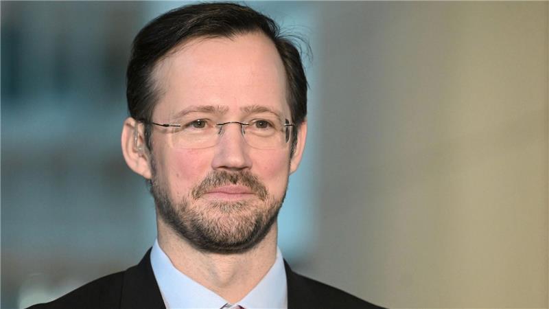 Asylbewerber sollen schneller arbeiten dürfen Der Parlamentarische Geschäftsführer der SPD, Dirk Wiese, hält die Lockerung für richtig. (Archivbild)