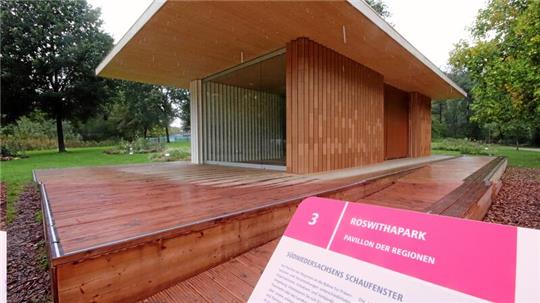 Der Pavillon der Regionen im Roswithapark wird derzeit über ein Göttinger Auktionshaus meistbietend versteigert.