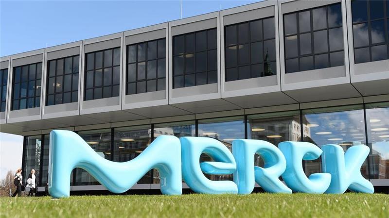 Merck gewährt zehn Extra-Tage für Pflege Angehöriger Der Pharmakonzern Merck führt neue Benefits für Beschäftigte ein (Archivbild).
